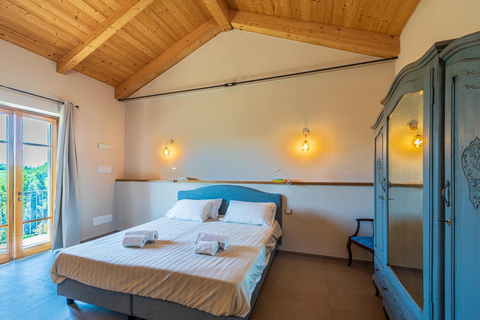 Lecoste Rooms, Monforte * Monforte dʼAlba